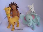 cód:3004 turminha da selva tamanho 8 cm cada personagem