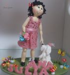 Menina com cachorrinha no jardim. cód: 3188