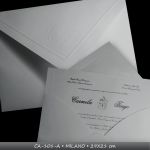 MOD 101-A - MILANO - modelo classico 29x21cm, envelope c/ relevo seco: iniciais e moldura, forração em papel perolizado. Convite c/moldura, impressão em alto-relevo.