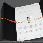 MOD 108A - ROMA - 23x16cm. convite com texto e ilustração, fechamento c/fita cetim