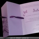 MOD 201B - DREAM - 20X20cm - papel Lilac, impressão em alto-relevo, ilustrações e texto, fechamento c/fita de cetim/organza