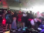Aniversário 15 anos ( Festa a Fantasia ) Clube da Cofap - Mauá SP - Kit Master Dj, Som, Luz DMx, Pista Xadrez, Fumaça, Bolha de sabão e Estrutura