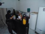copa/cozinha com balcão, frezer, geladeira, microondas, fogão industrial de alta pressão, etc