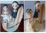 Noivos em biscuit para topo de bolo de casamento.