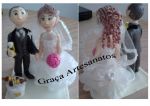Noivos em biscuit para topo de bolo de casamento.