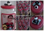 Vidro reciclado, 500ml, com dècoupage de foto no vidro e tampa em biscuit com o tema futebol.