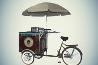 FOOD BIKE FABRICANTE - Engenho de brigadeiros - com vitrines, caixa térmica e ombrelone -