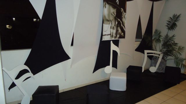 decoracao tudo branco:Decoração Preto com Branco do Pedro – Tudo é Festa!!! decoracao tudo branco:Decoração Preto com Branco do Pedro – Tudo é Festa!!!