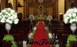 decoração de igreja branca
