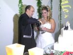 Um brinde a esse lindo casal ... Felicidades