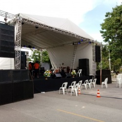 Show Profissional Palco 10x10 Sistema de Som Line Aero e Painel de Leds e Luzes de Palco
