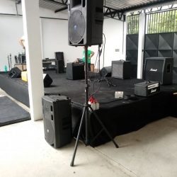 Palco + Passarela + Sistema de som