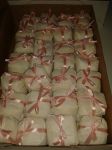 Prontinho para entrega.
Disponvel em Vrias cores de embalagem e fita.