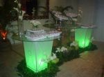 MESA DE FERRO E ACRÍLICO LEITOSO COM TAMPO DE VIDRO E ILUMINAÇÃO R$ 70,00