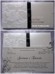 Convite 10,5x21cm.
Envelope em papel Aspen 250gr, aplicao de renda, impresso em papel Aspen 250gr, finalizao fita cetim com lao chanel.