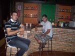 amigos no bar do aruba
