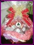 Mini Cesta Chokoart Natalina:
Contm : 1Mini Panetone Trufado Tradicional, 1 Mini Panetone Trufado de Brigadeiro e 4 pes de Mel Doce De Leite