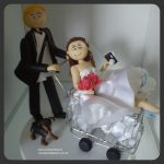 Cd:N207 
noivo vascaino levando a noiva no carrinho de compras, e ela no larga a camera.