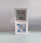 Torne sua decora��o mais especial com este quadro feito totalmente em papel de scrapbook 200grs. Visor em transpar�ncia 100g. 

Sugest�o de uso: Decora��o de quarto ou festa, lembran�a de anivers�rio, presente...

Medidas:
Altura: 16.90 cm
Largura: 16.80 cm
Comprimento: 4.20 cm
C�digo do produto: 0217CS.


Consulte op��es de cores e personaliza��o.