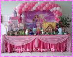 Barbie Castelo de Diamantes com toalha rosa