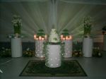 Graciosa e elegante decoração da mesa do bolo de casamento.Doc.3-BX