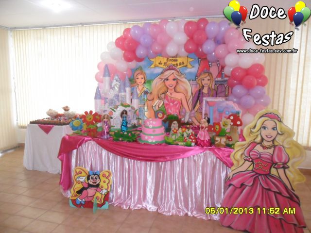 Decoracao barbie escola de princesas