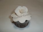 Cupcake casamento ou 15 anos. A simplicidade e elegncia do branco.