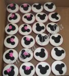 Mini cupcake Minnie e Mickey. Modelagem plana.