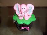 Cupcake elefante com lacinho.