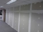 Paredes de Gesso Acartonado Drywall, com acabamento de massa especial e fita nas dilata��es.