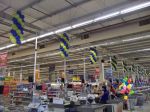 Ação realizada na maior rede de hipermercados do mundo. Nesta ação realizada em Mogi Guaçu fizemos 20 pingentes nas cores da rede.