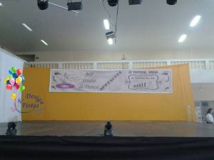 Fechamento do fundo e lateral do palco para evento do MP Studio de Dança de Itatiba