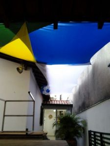 Decoração com tema Brasil (verde, amarelo, azul e branco) realizada em Jundiaí