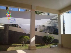 Decoração utilizando malha tensionada branca no condomínio Giorno de Sole II em Jundiaí