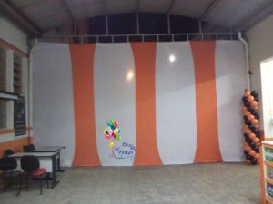 Decoração com malha (lycra) realizada na faculdade Pitágoras