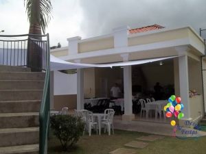 Decoração utilizando malha tensionada branca no condomínio Giorno de Sole II em Jundiaí
