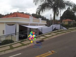 Decoração utilizando malha tensionada branca no condomínio Giorno de Sole II em Jundiaí