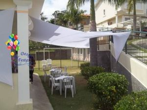 Decoração utilizando malha tensionada branca no condomínio Giorno de Sole II em Jundiaí