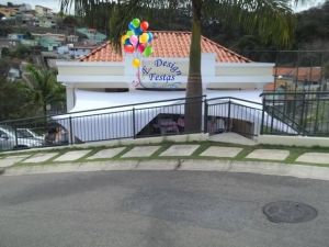 Decoração utilizando malha tensionada branca no condomínio Giorno de Sole II em Jundiaí