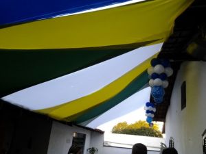 Decoração com tema Brasil (verde, amarelo, azul e branco) realizada em Jundiaí