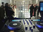 Dj, Som, Luz, Projeção, Retrospectiva e Assessoria para sua festa de casamento ou debutantes
Entre em contato: contato@edytronik.com
WhatsApp: (11) 9 9571 4191
Agende uma visita em nosso escritório
Estamos a sua disposição!
Atendemos as cidades de Mauá, Ribeirão Pires, Rio Grande da Serra, São Bernardo, São Caetano, Santo André, Diadema, Suzano, Mogi das Cruzes, São Paulo e Cidades vizinhas.