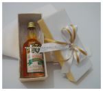 Kit ML.02 - Cx tradicional + Mini licor 50ml personalizado 

Obs.: Cx revestimento em color plus