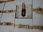 Kit livro Casal chandon

Cx Livro personalizada + M. Chandon + 02 Taas e bero em cetim
Obs.: Cx revestimento em color plus.