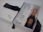 Kit Individual Chandon 

Cx livro personalizada + M. Chandon  + 01 taa e bero em cetim