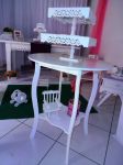 Mesa bolo com torre com dupla bandejas provençais com pés.