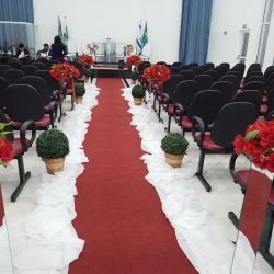 Decoração do corredor para cerimônia de casamento