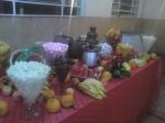 Mesa de fruta com chocolate