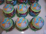 Potinhos com tampa pintada e decorados com 4 bichinhos em eva: macaco, urso, gatinho e elefante. Serve para festa com tema: zoo, fazendinha e arca de noé.