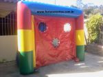 CHUTE AO GOL (GOL SHOW) - Tamanho 2,80m (C) x 2,80 (L) x 2,40m (A) - Indicado para todas as idades - Tradicional nas festas juninas e eventos empresariais