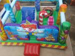 Kiddie Play Festa - multi atividades: mini escalada, tobogã, tubo vazado, joão bobo e pula pula - Tamanho 4,20m (C) x 4,20m (L) x 2,50m (A) - Indicado para crianças até 10 anos